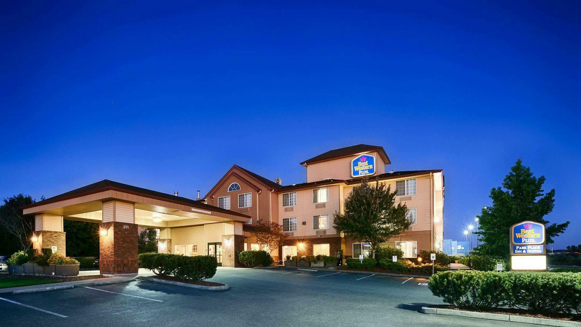 Western Park Place & Hotel 3*