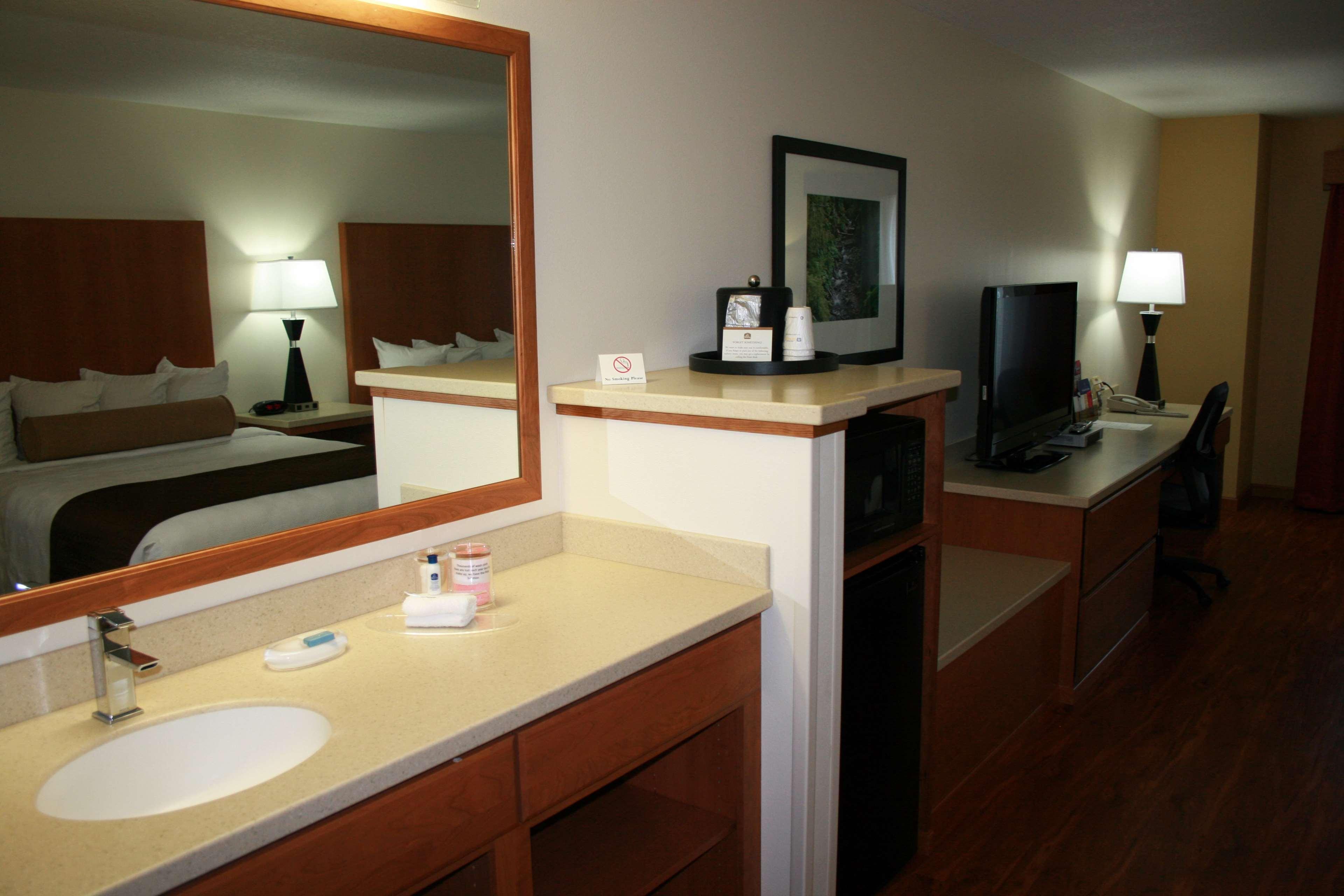 Western Park Place & Hotel 3*