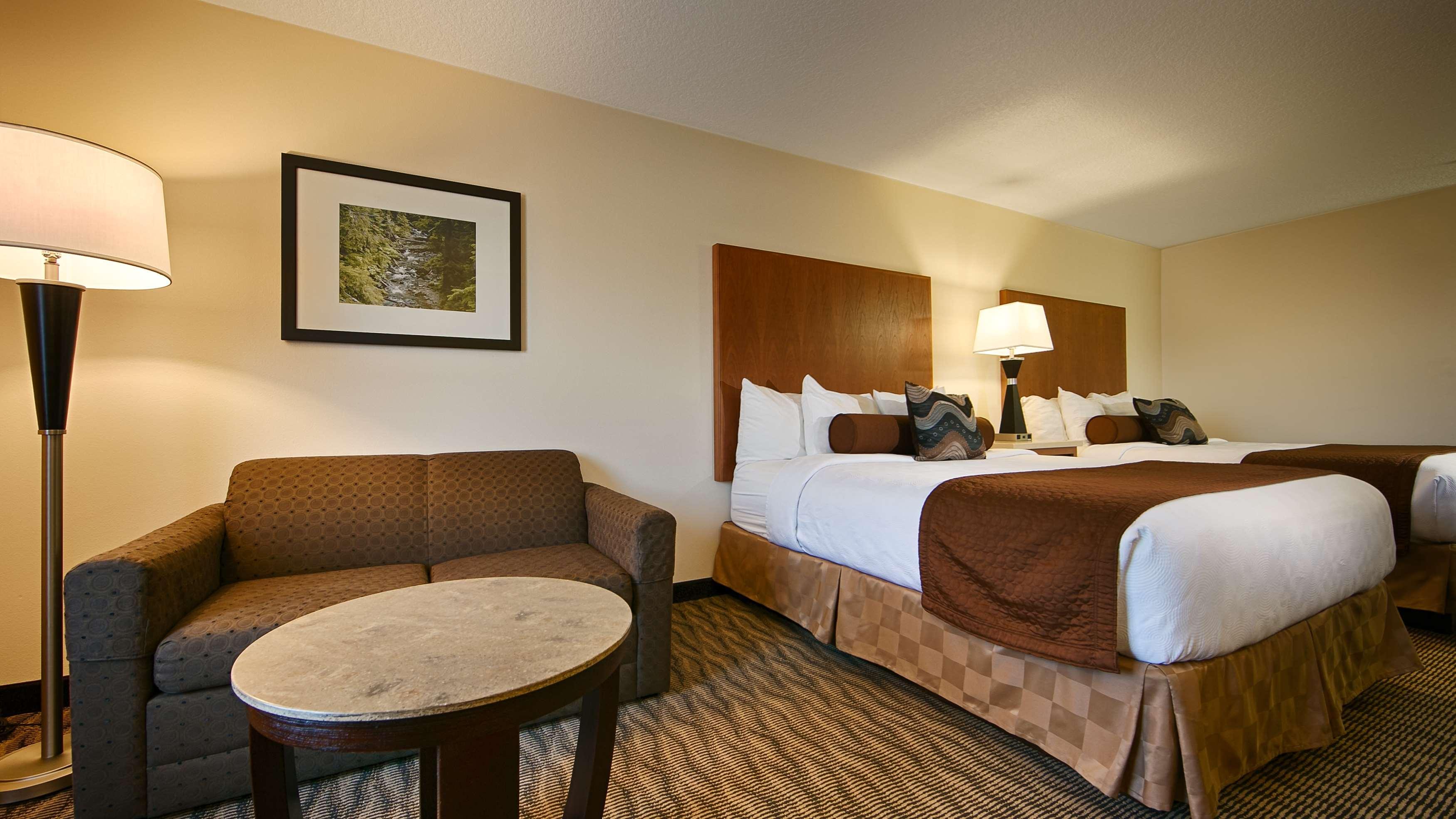 Western Park Place & 3*