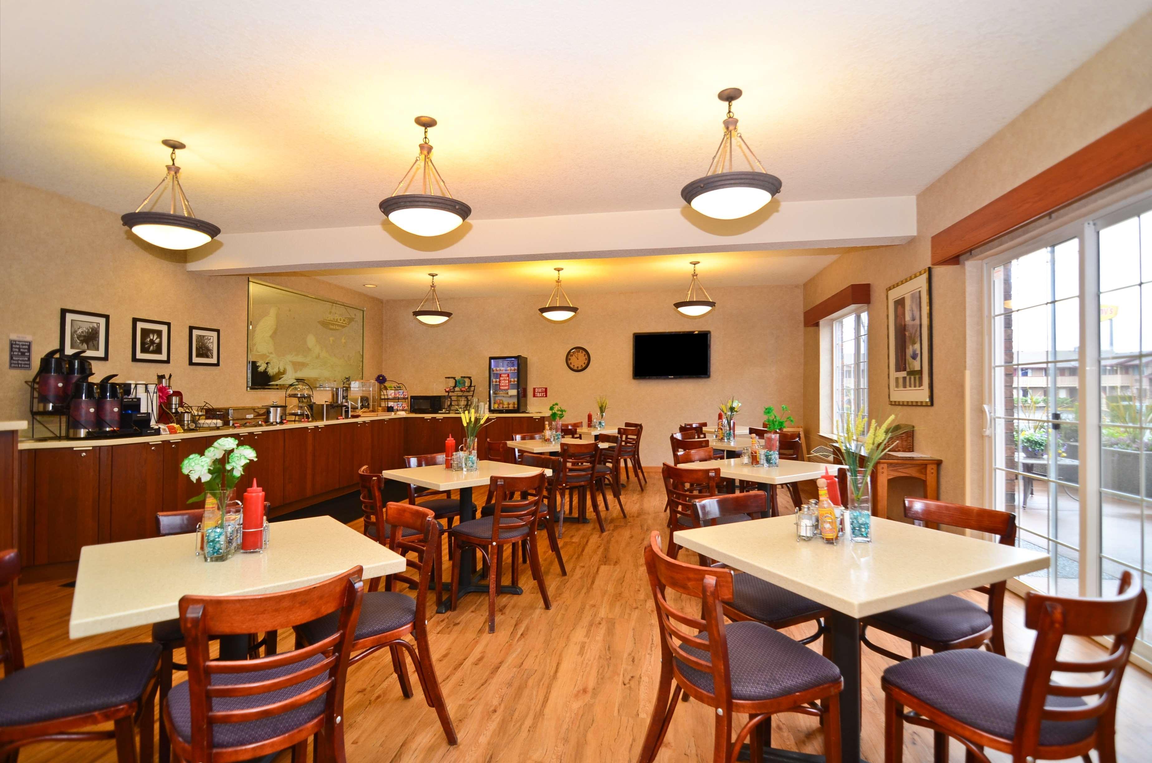 Western Park Place & Hotel 3*