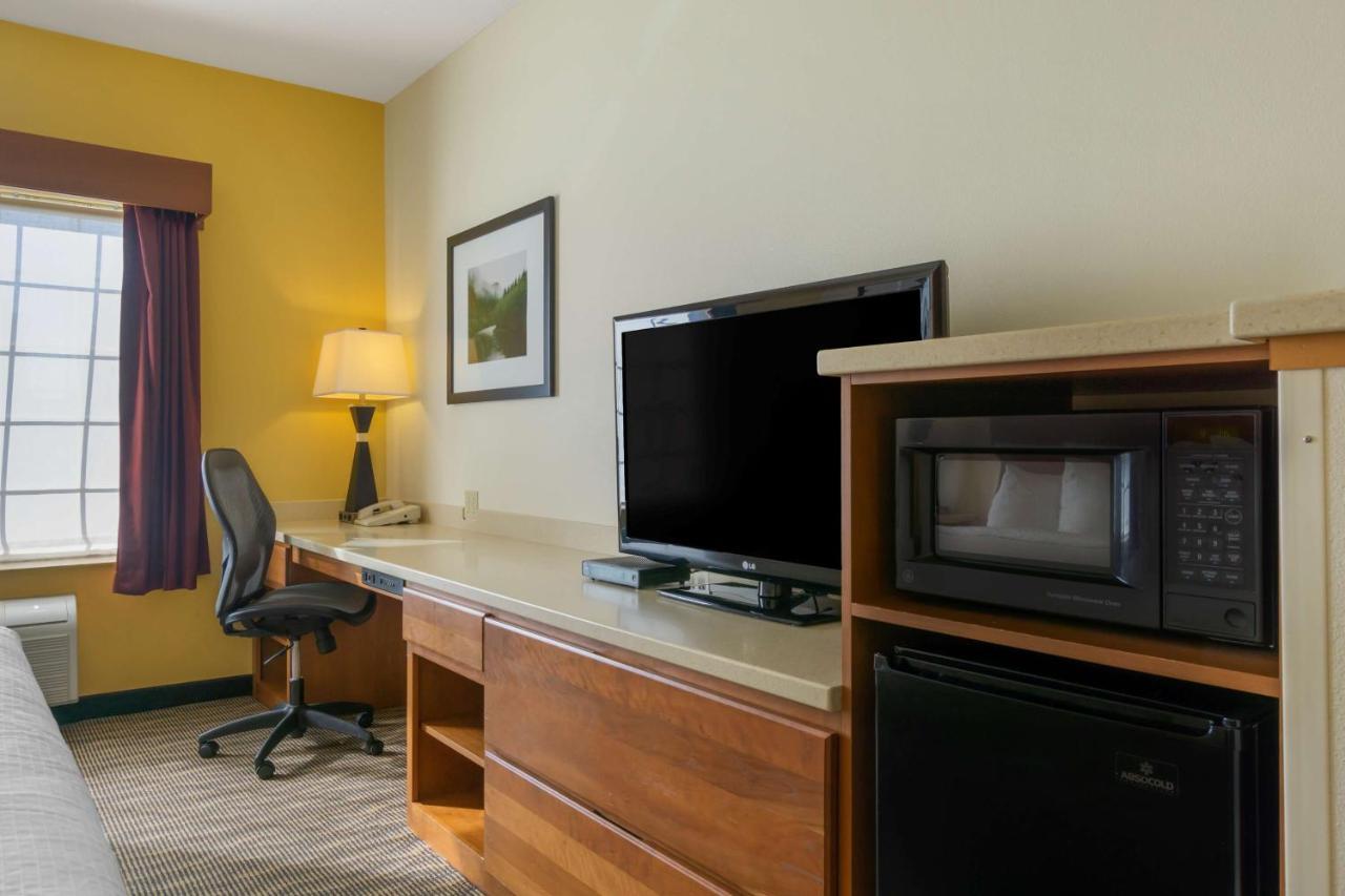 Western Park Place & Hotel