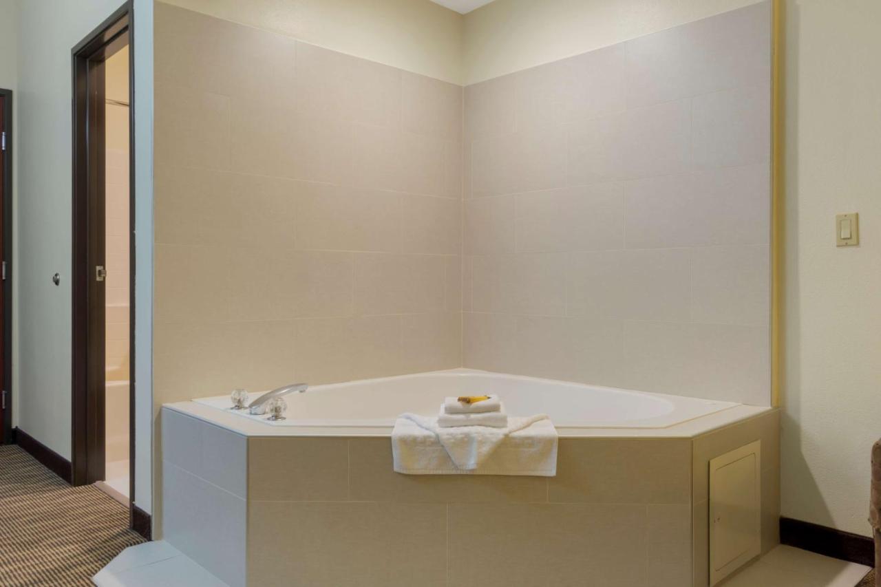 Western Park Place & 3*