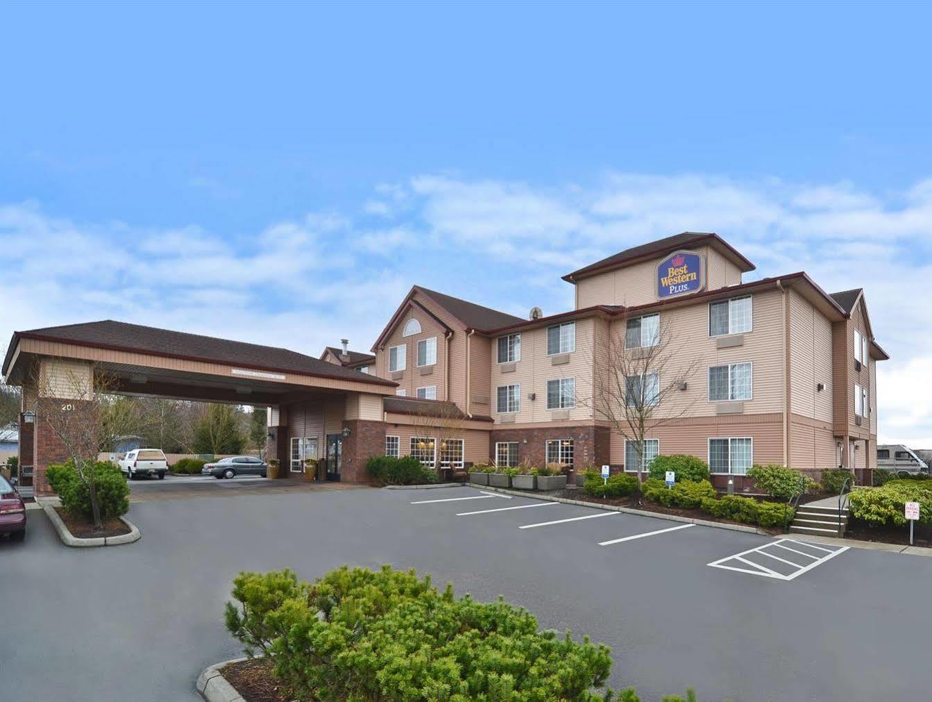 Western Park Place & 3*